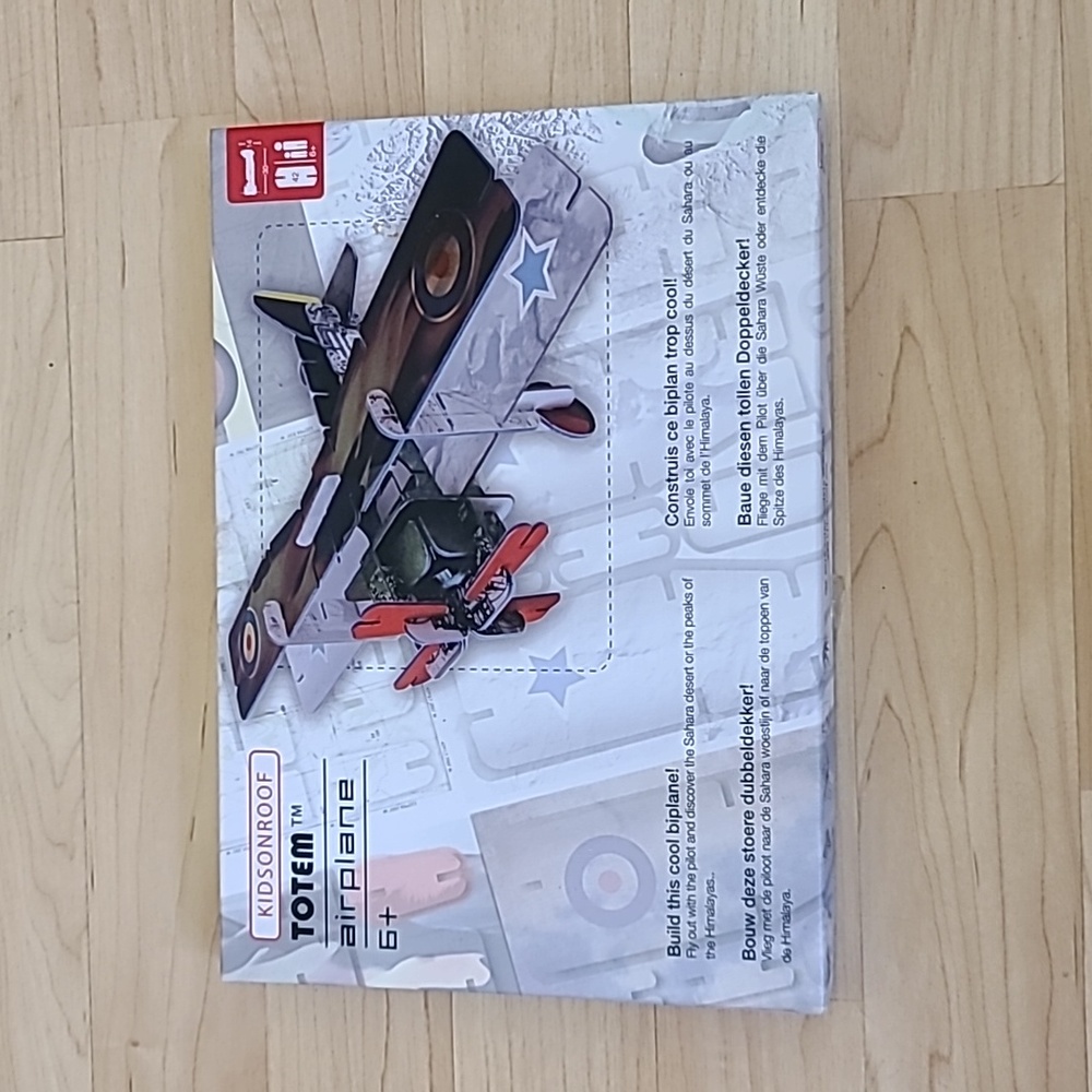 Kidsonroof TOTEM Cardboard Model Kit Airplane 6+